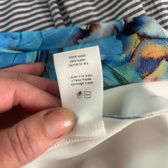 Clover Canyon Rio de Janeiro Floral Scuba Dress 🌹Size M - Picture 15 of 16